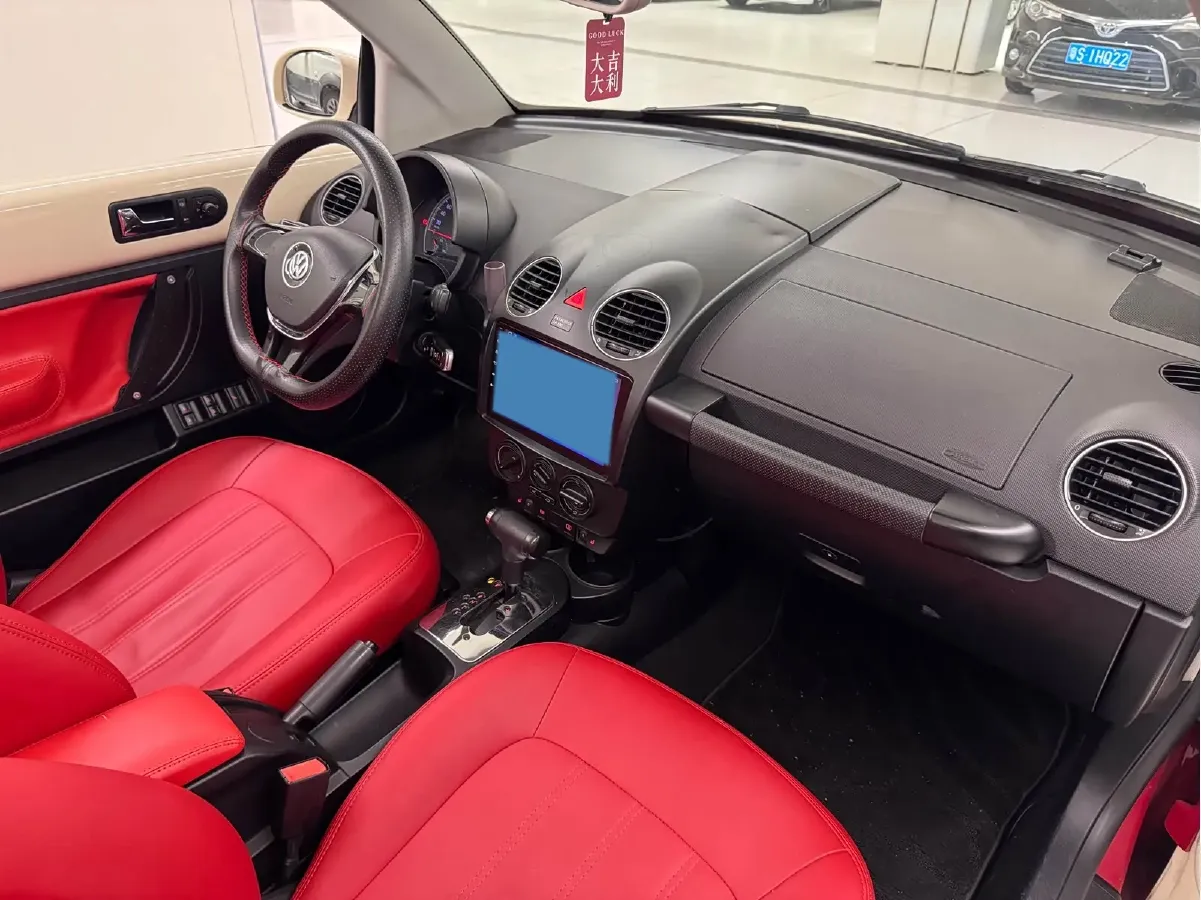 2009 Volkswagen Beetle 2.0L 115HP L4 6AT,autocango,china used car exporter,china ev exporter,chinese used car exporter,chinese used ev exporter