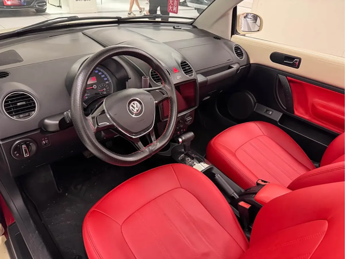 2009 Volkswagen Beetle 2.0L 115HP L4 6AT,autocango,china used car exporter,china ev exporter,chinese used car exporter,chinese used ev exporter