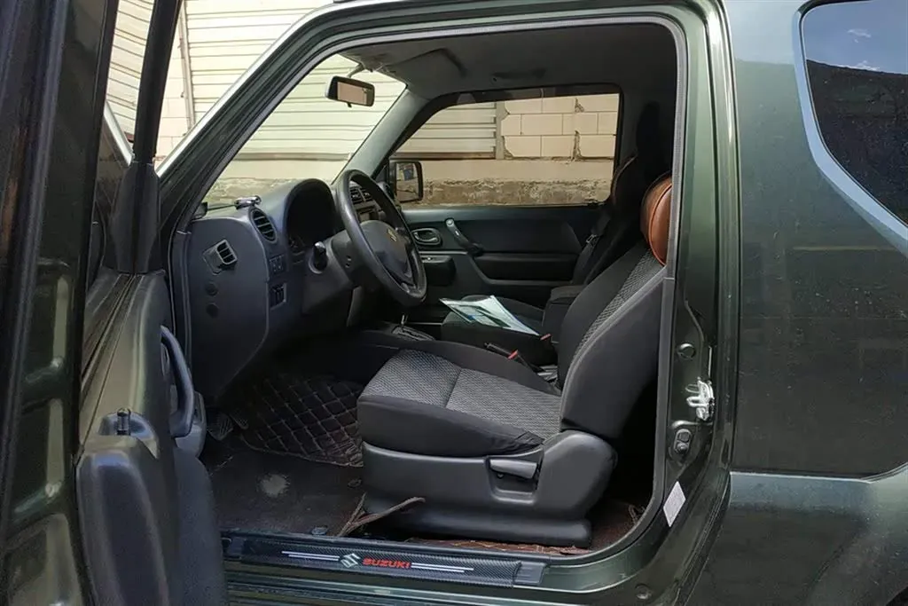 2015 Suzuki Jimny 1.3L 85HP L4 4AT,autocango,china used car exporter,china ev exporter,chinese used car exporter,chinese used ev exporter