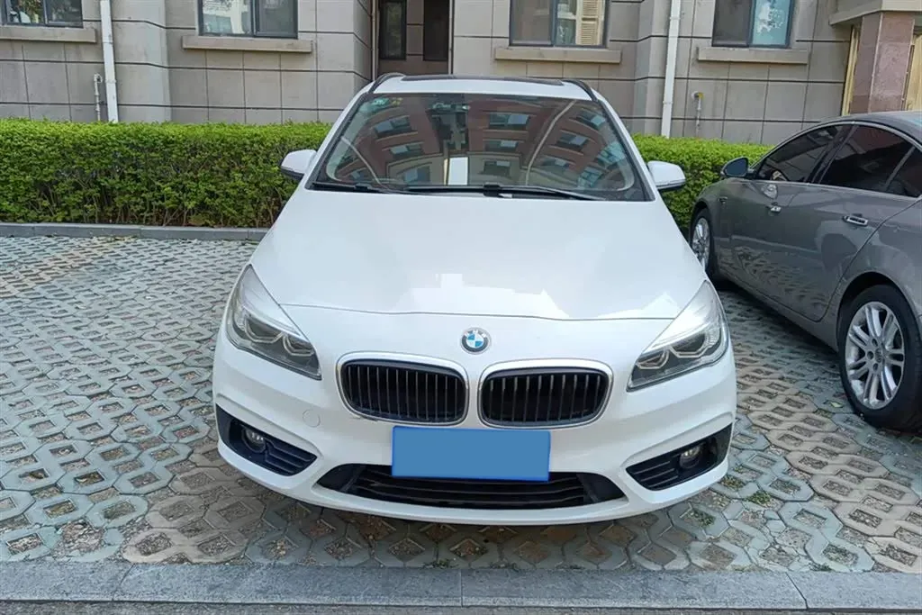 2016 BMW 2 Series Wagon 1.5T 136HP L3 6AT,autocango,china used car exporter,china ev exporter,chinese used car exporter,chinese used ev exporter