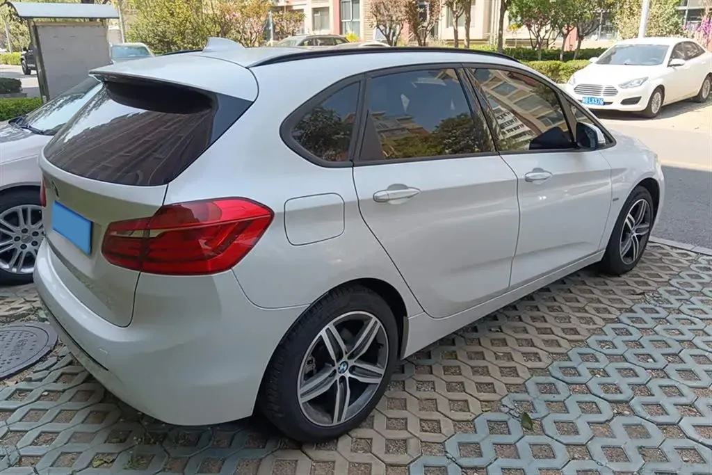2016 BMW 2 Series Wagon 1.5T 136HP L3 6AT,autocango,china used car exporter,china ev exporter,chinese used car exporter,chinese used ev exporter