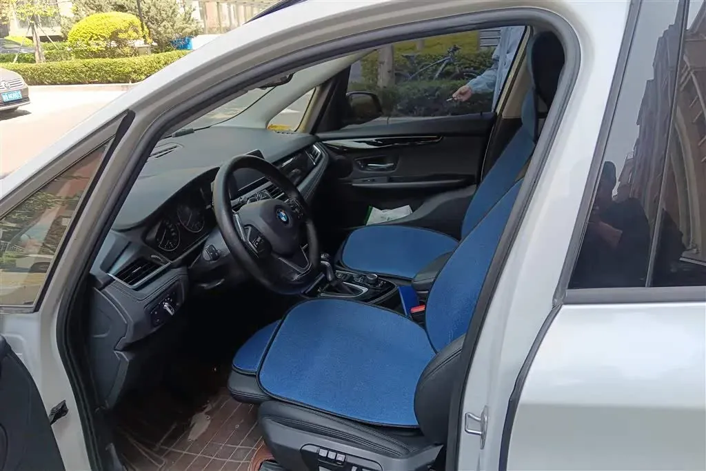 2016 BMW 2 Series Wagon 1.5T 136HP L3 6AT,autocango,china used car exporter,china ev exporter,chinese used car exporter,chinese used ev exporter