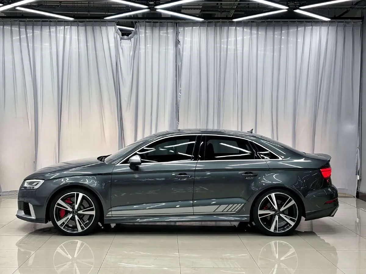 2017 Audi RS 3 2.5T 400HP L5 7DCT,autocango,china used car exporter,china ev exporter,chinese used car exporter,chinese used ev exporter