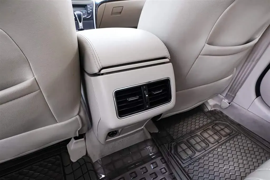 2014 ChangAn Raeton 1.8T 177HP L4 6AT,autocango,china used car exporter,china ev exporter,chinese used car exporter,chinese used ev exporter