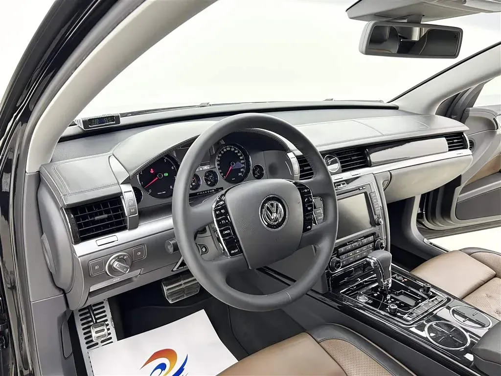2015 Volkswagen Pheaton 3.0L 250HP V6 6AT,autocango,china used car exporter,china ev exporter,chinese used car exporter,chinese used ev exporter