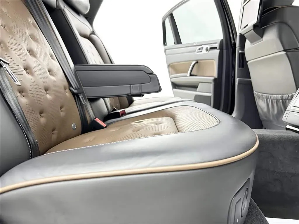 2015 Volkswagen Pheaton 3.0L 250HP V6 6AT,autocango,china used car exporter,china ev exporter,chinese used car exporter,chinese used ev exporter