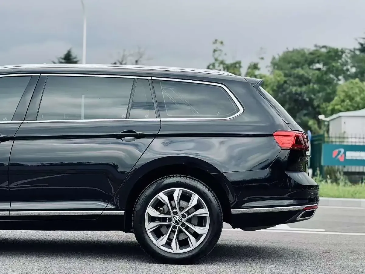 2021 Volkswagen Alltrack 2.0T 190HP L4 7DCT,autocango,china used car exporter,china ev exporter,chinese used car exporter,chinese used ev exporter