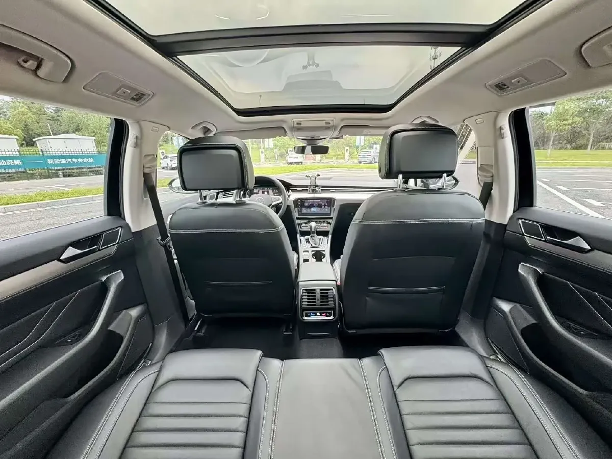 2021 Volkswagen Alltrack 2.0T 190HP L4 7DCT,autocango,china used car exporter,china ev exporter,chinese used car exporter,chinese used ev exporter