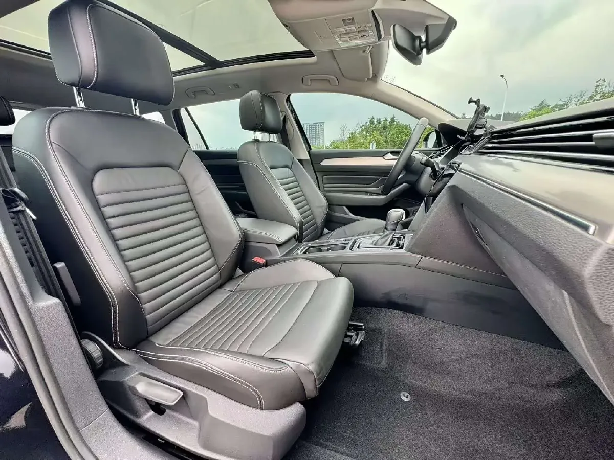 2021 Volkswagen Alltrack 2.0T 190HP L4 7DCT,autocango,china used car exporter,china ev exporter,chinese used car exporter,chinese used ev exporter