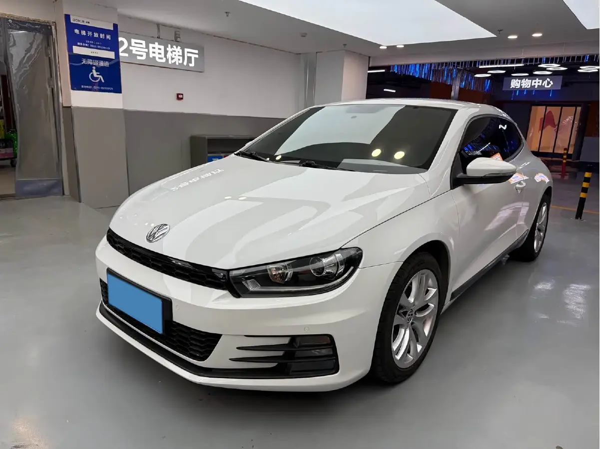 2015 Volkswagen Scirocco 1.4T 122HP L4 7DCT