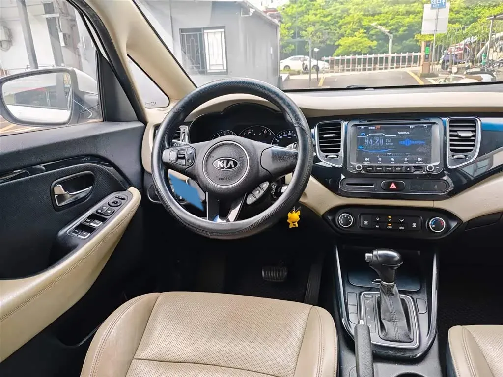 2013 Kia Carens 2.0L 152HP L4 6AT,autocango,china used car exporter,china ev exporter,chinese used car exporter,chinese used ev exporter