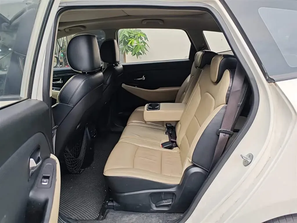 2013 Kia Carens 2.0L 152HP L4 6AT,autocango,china used car exporter,china ev exporter,chinese used car exporter,chinese used ev exporter