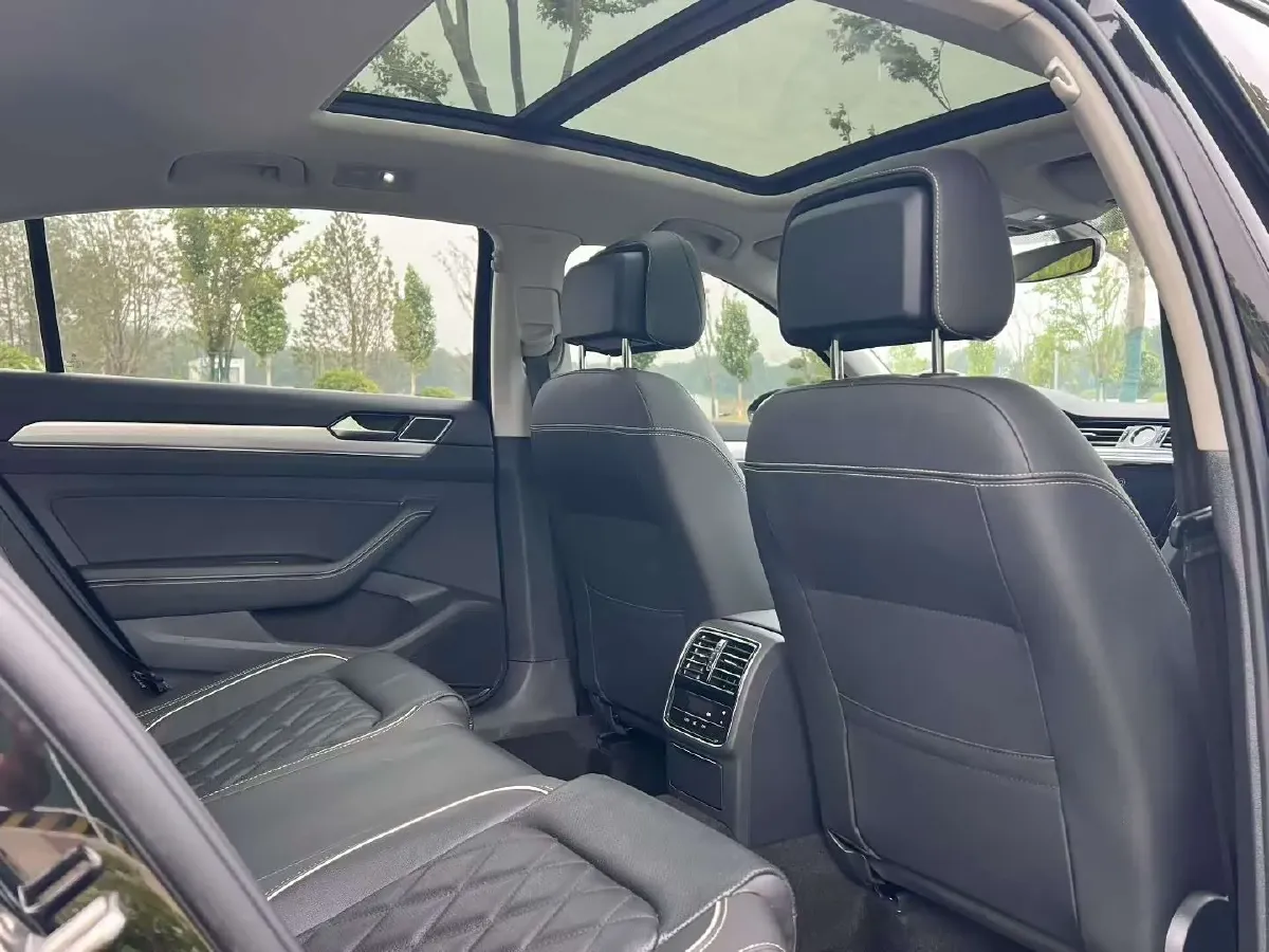 2022 Volkswagen Magotan GTE 1.4T 150HP L4 6DCT PHEV 13KWH,autocango,china used car exporter,china ev exporter,chinese used car exporter,chinese used ev exporter