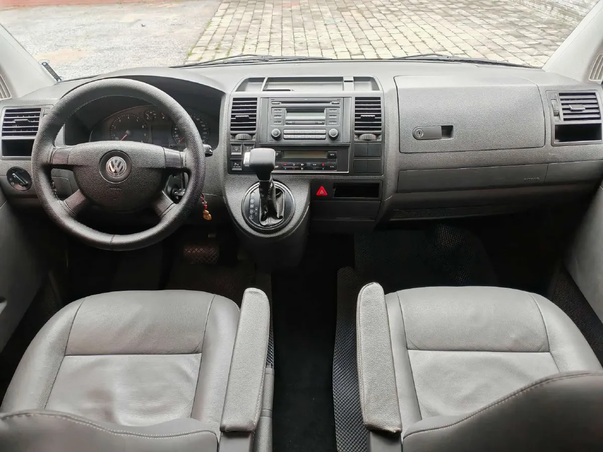 2008 Volkswagen Multivan 3.2L 235HP V6 6AT,autocango,china used car exporter,china ev exporter,chinese used car exporter,chinese used ev exporter