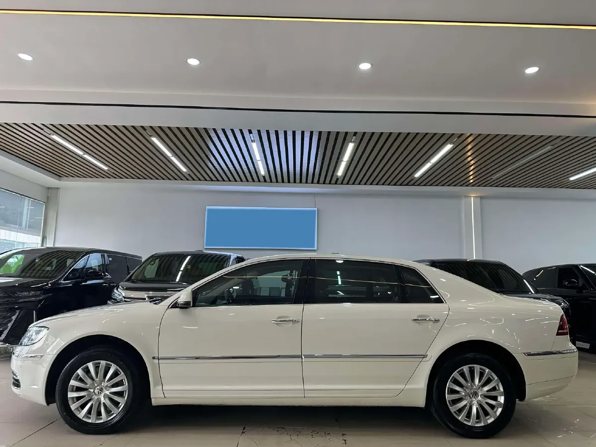 2015 Volkswagen Pheaton 3.0L 250HP V6 6AT,autocango,china used car exporter,china ev exporter,chinese used car exporter,chinese used ev exporter