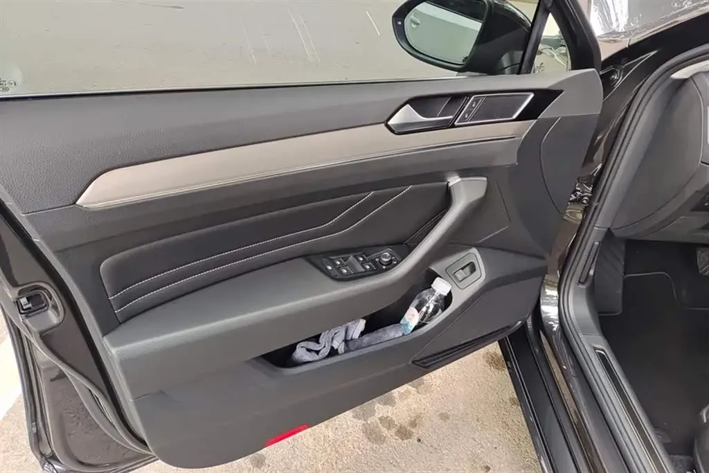 2021 Volkswagen Alltrack 2.0T 190HP L4 7DCT,autocango,china used car exporter,china ev exporter,chinese used car exporter,chinese used ev exporter