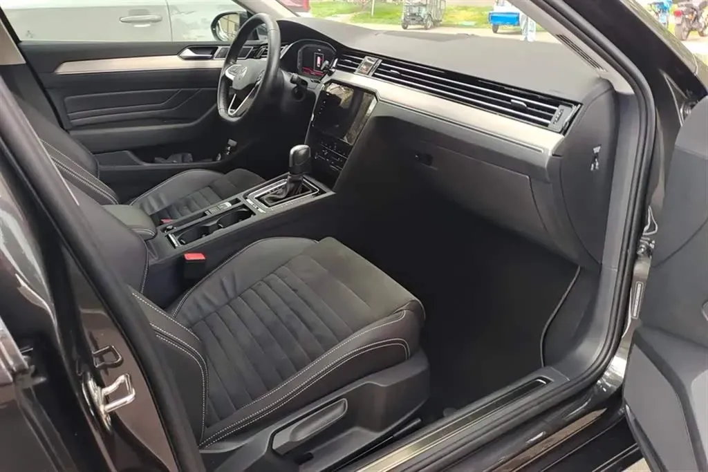 2021 Volkswagen Alltrack 2.0T 190HP L4 7DCT,autocango,china used car exporter,china ev exporter,chinese used car exporter,chinese used ev exporter