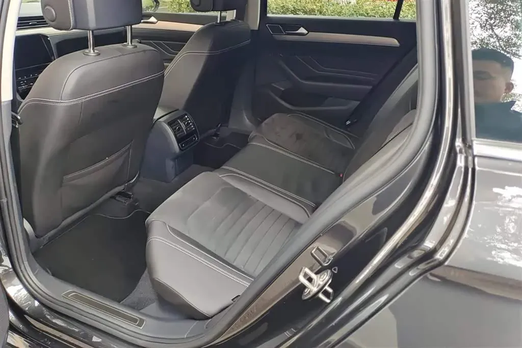 2021 Volkswagen Alltrack 2.0T 190HP L4 7DCT,autocango,china used car exporter,china ev exporter,chinese used car exporter,chinese used ev exporter