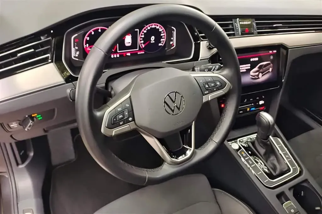 2021 Volkswagen Alltrack 2.0T 190HP L4 7DCT,autocango,china used car exporter,china ev exporter,chinese used car exporter,chinese used ev exporter