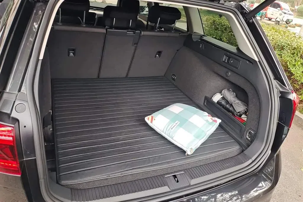 2021 Volkswagen Alltrack 2.0T 190HP L4 7DCT,autocango,china used car exporter,china ev exporter,chinese used car exporter,chinese used ev exporter