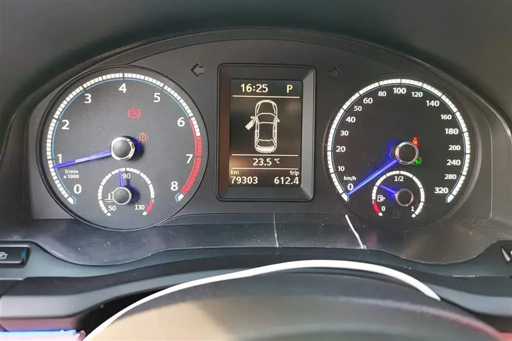 2011 Volkswagen Eos 2.0T 211HP L4 6DCT,autocango,china used car exporter,china ev exporter,chinese used car exporter,chinese used ev exporter