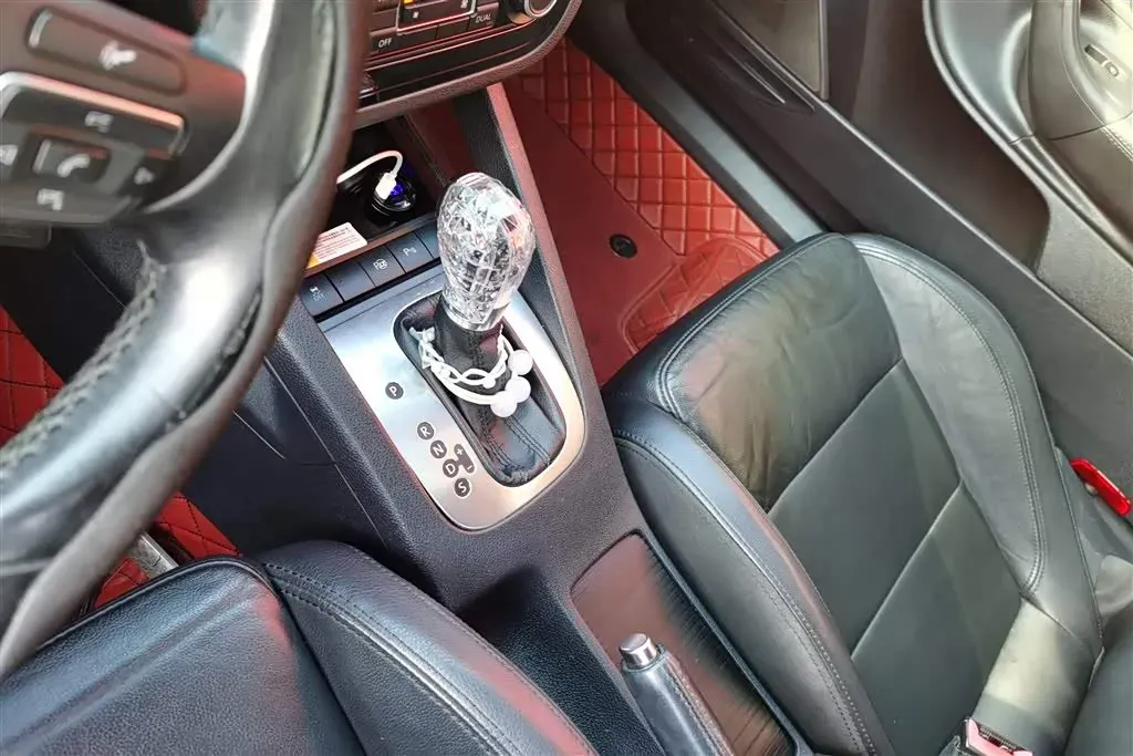 2011 Volkswagen Eos 2.0T 211HP L4 6DCT,autocango,china used car exporter,china ev exporter,chinese used car exporter,chinese used ev exporter