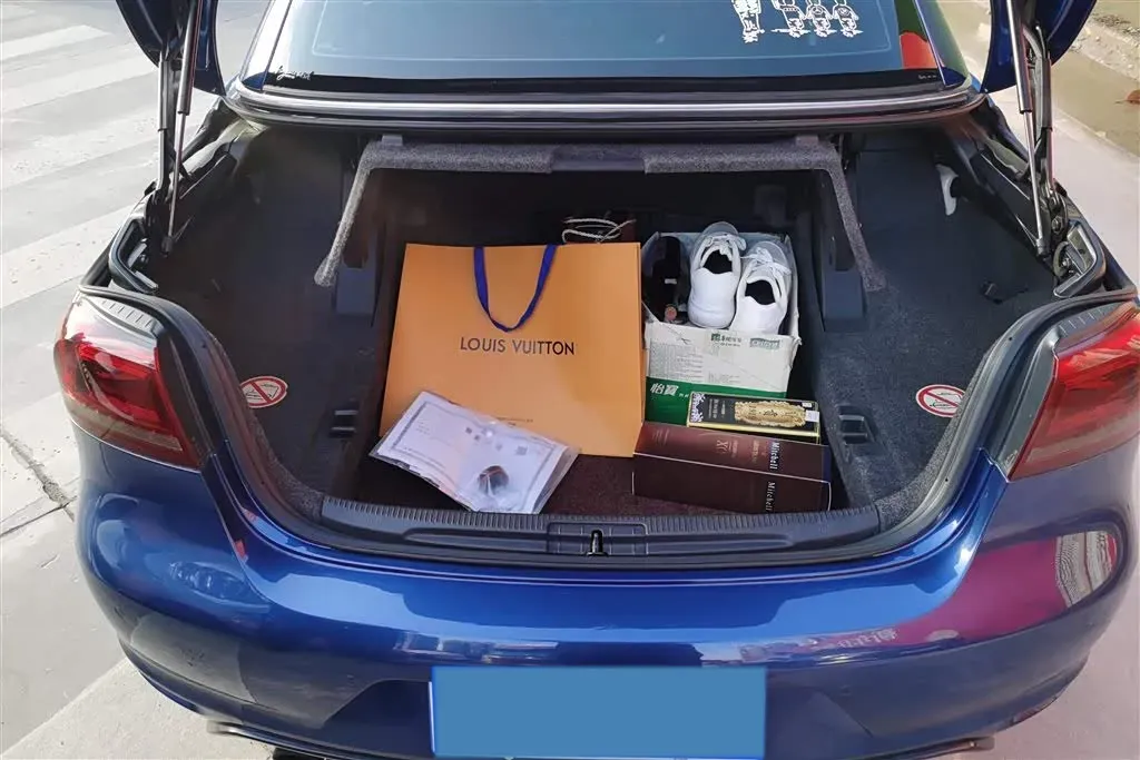 2011 Volkswagen Eos 2.0T 211HP L4 6DCT,autocango,china used car exporter,china ev exporter,chinese used car exporter,chinese used ev exporter