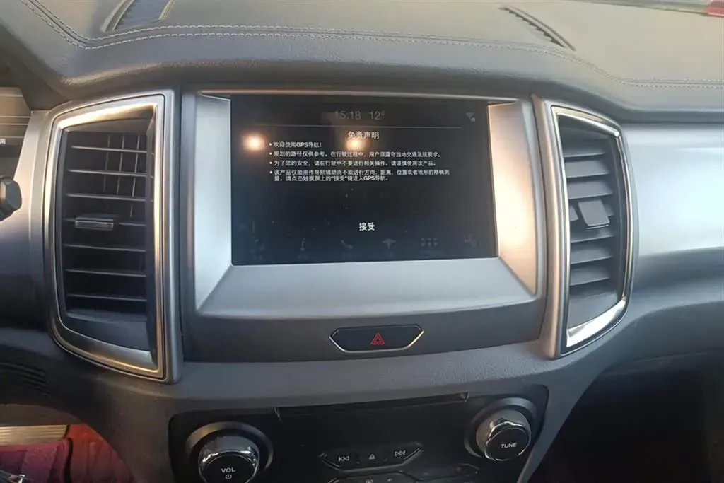 2016 Ford Everest 2.0T 245HP L4 6AT,autocango,china used car exporter,china ev exporter,chinese used car exporter,chinese used ev exporter