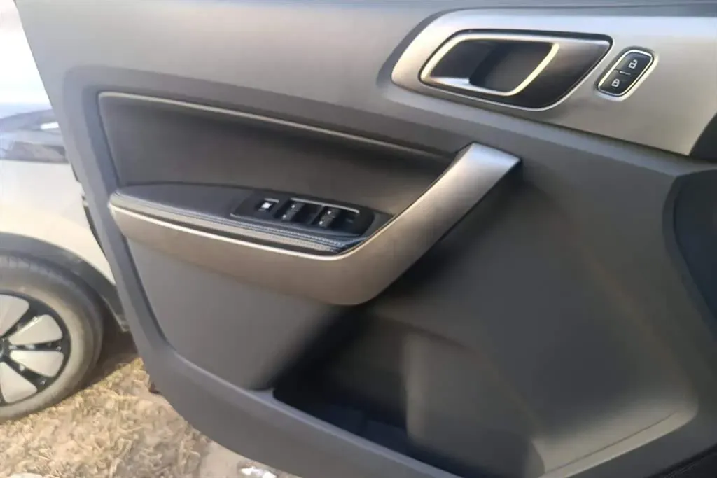 2016 Ford Everest 2.0T 245HP L4 6AT,autocango,china used car exporter,china ev exporter,chinese used car exporter,chinese used ev exporter