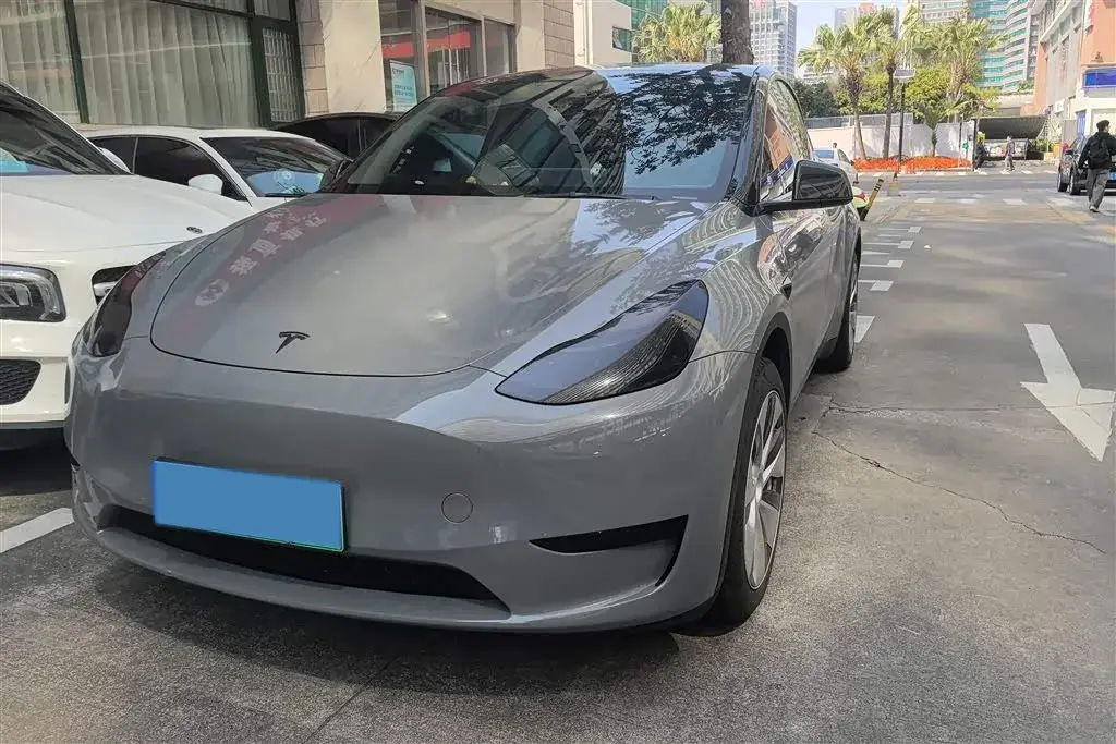 2023 Tesla Model Y BEV 60KWH