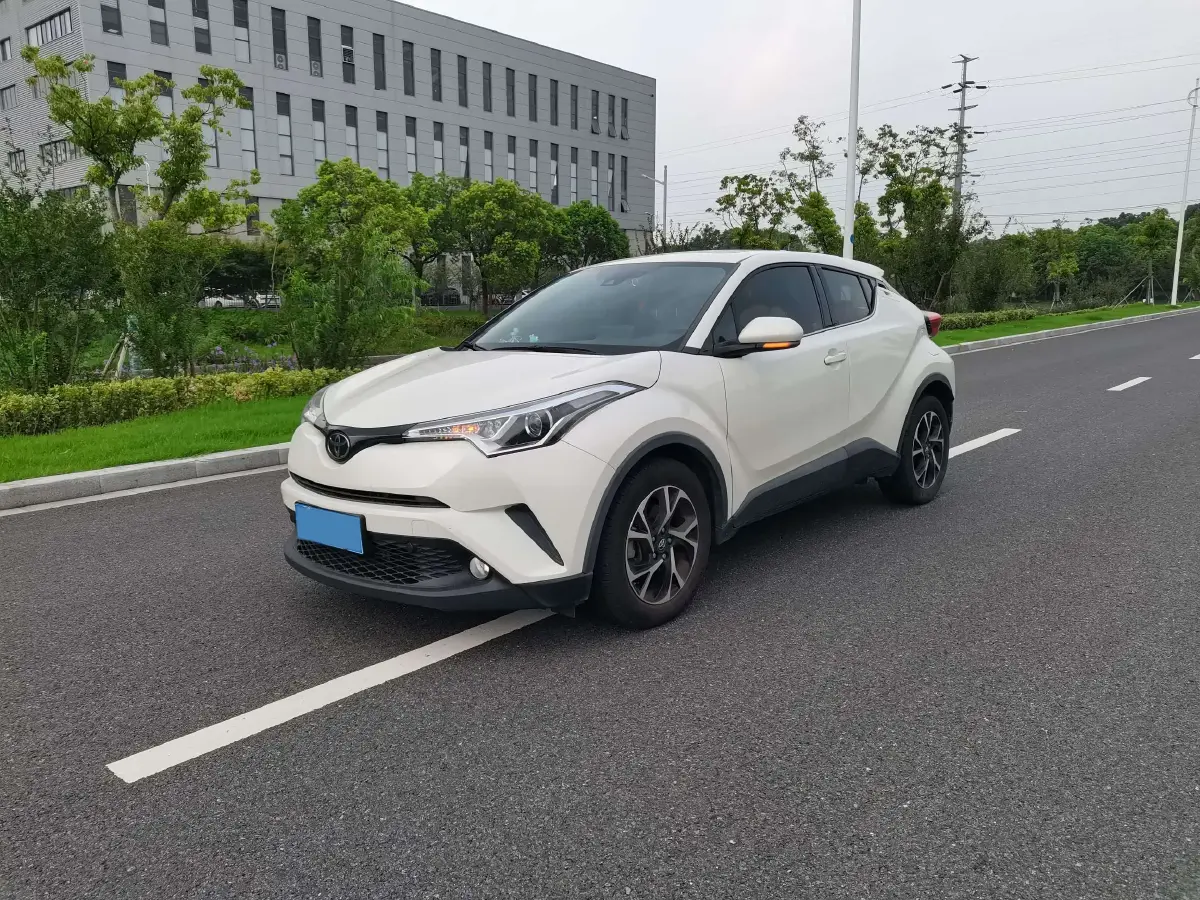 2020 Toyota C-HR 2.0L 171HP L4 CVT