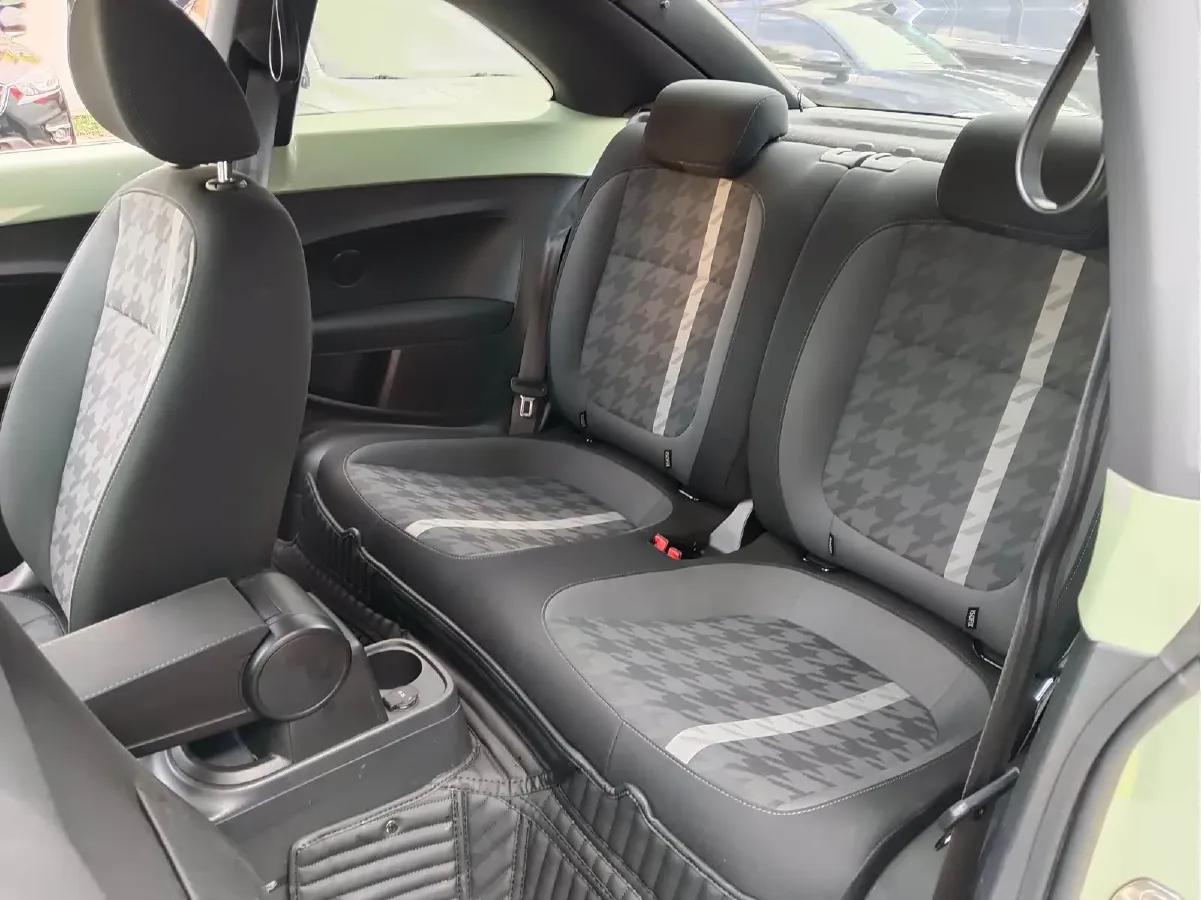 2017 Volkswagen Beetle 1.2T 105HP L4 7DCT,autocango,china used car exporter,china ev exporter,chinese used car exporter,chinese used ev exporter