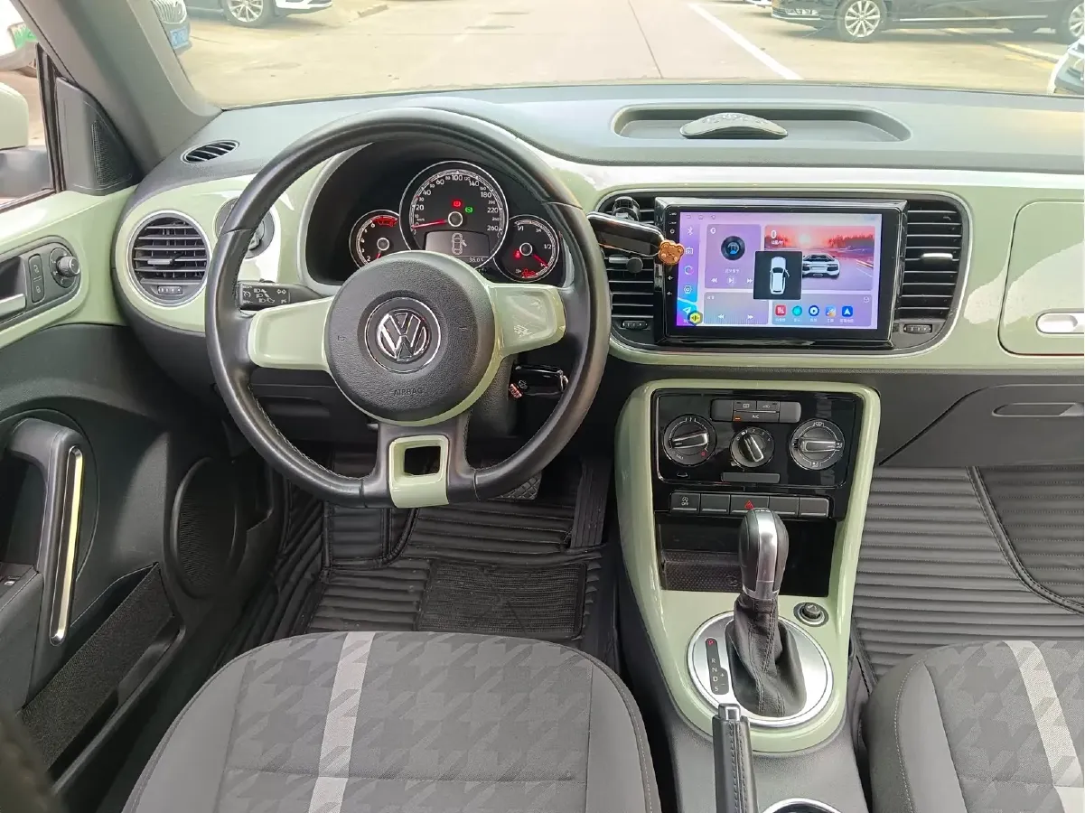 2017 Volkswagen Beetle 1.2T 105HP L4 7DCT,autocango,china used car exporter,china ev exporter,chinese used car exporter,chinese used ev exporter