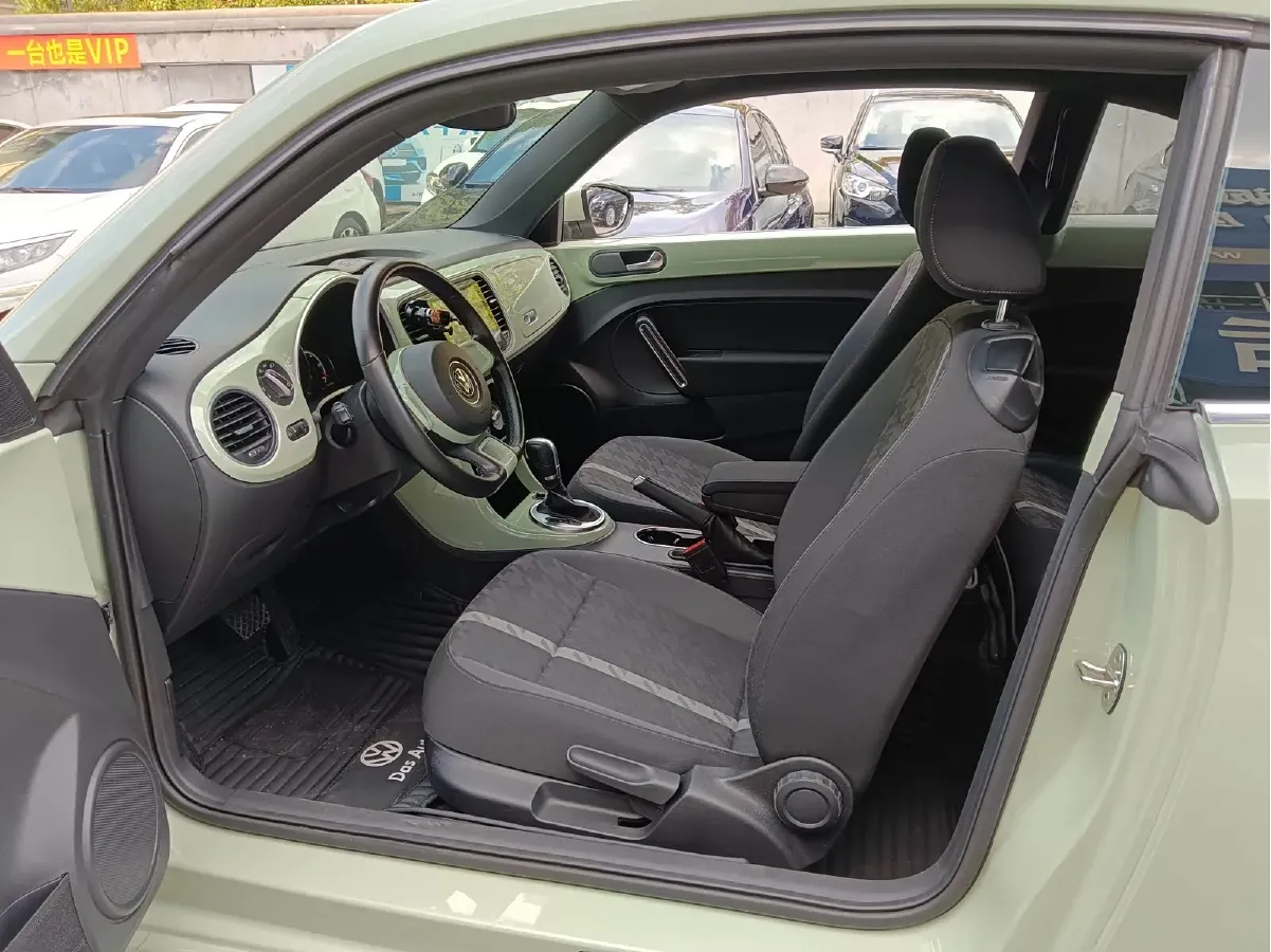 2017 Volkswagen Beetle 1.2T 105HP L4 7DCT,autocango,china used car exporter,china ev exporter,chinese used car exporter,chinese used ev exporter