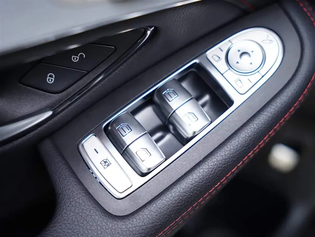 2022 Mercedes-Benz GLC Coupe AMG 3.0T 390HP V6 9AT,autocango,china used car exporter,china ev exporter,chinese used car exporter,chinese used ev exporter