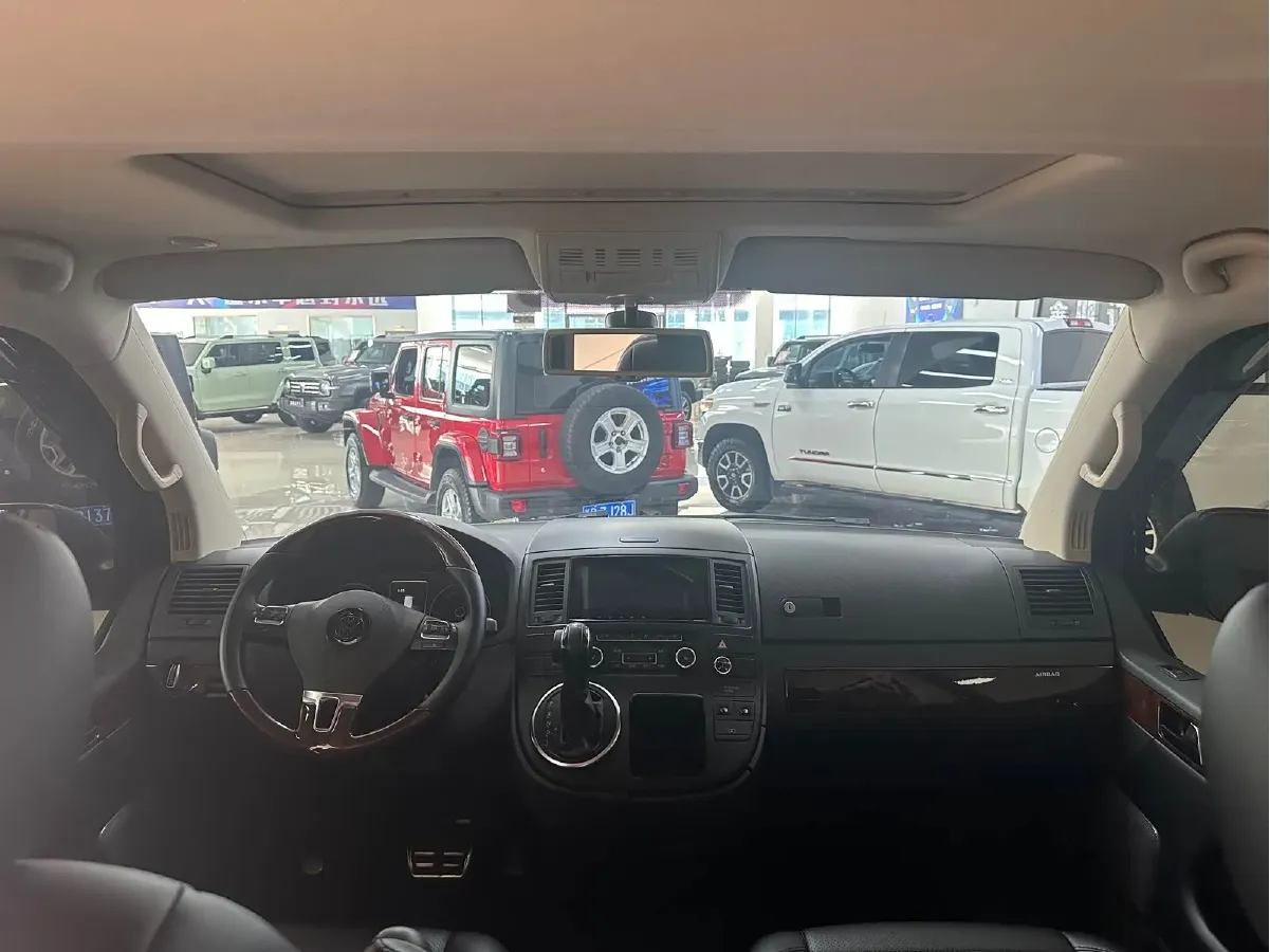 2014 Volkswagen Multivan 2.0T 204HP L4 7DCT,autocango,china used car exporter,china ev exporter,chinese used car exporter,chinese used ev exporter