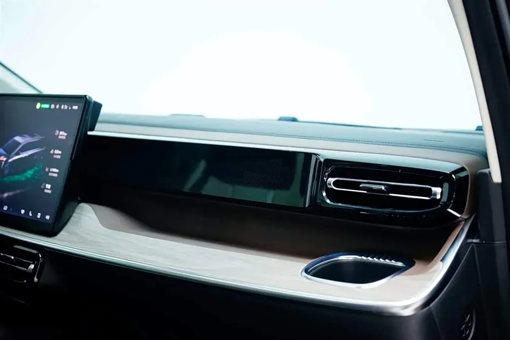 2024 GAC Trumpchi E8 2.0L 140HP L4 2DHT Hybrid,autocango,china used car exporter,china ev exporter,chinese used car exporter,chinese used ev exporter