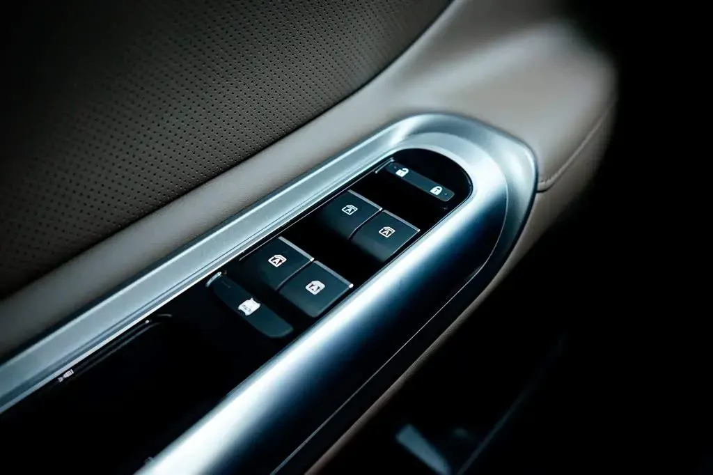 2024 GAC Trumpchi E8 2.0L 140HP L4 2DHT Hybrid,autocango,china used car exporter,china ev exporter,chinese used car exporter,chinese used ev exporter