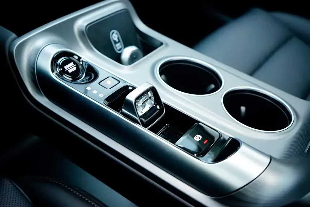 2024 GAC Trumpchi E8 2.0L 140HP L4 2DHT Hybrid,autocango,china used car exporter,china ev exporter,chinese used car exporter,chinese used ev exporter