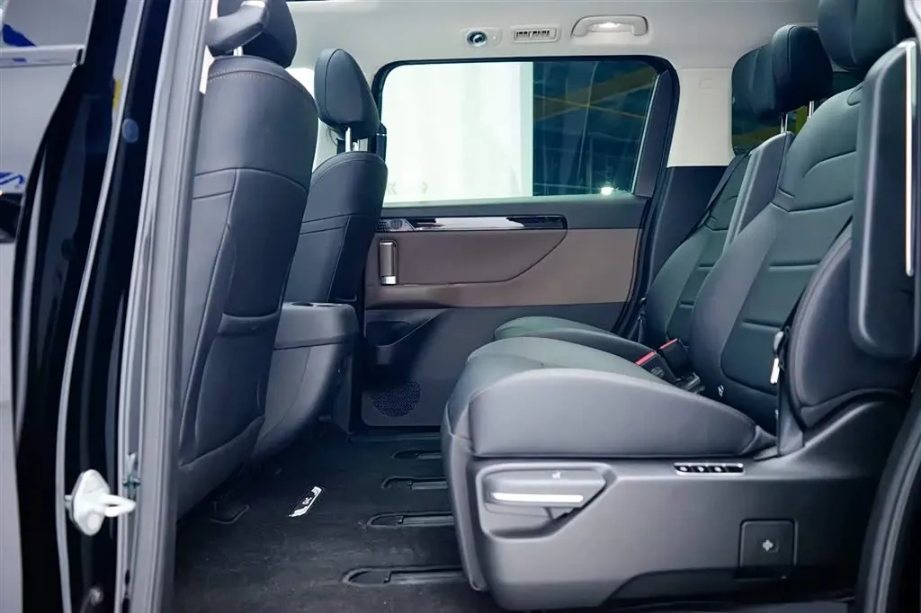 2024 GAC Trumpchi E8 2.0L 140HP L4 2DHT Hybrid,autocango,china used car exporter,china ev exporter,chinese used car exporter,chinese used ev exporter