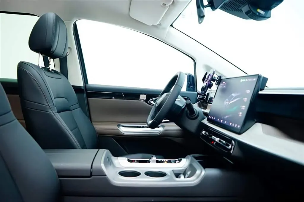 2024 GAC Trumpchi E8 2.0L 140HP L4 2DHT Hybrid,autocango,china used car exporter,china ev exporter,chinese used car exporter,chinese used ev exporter