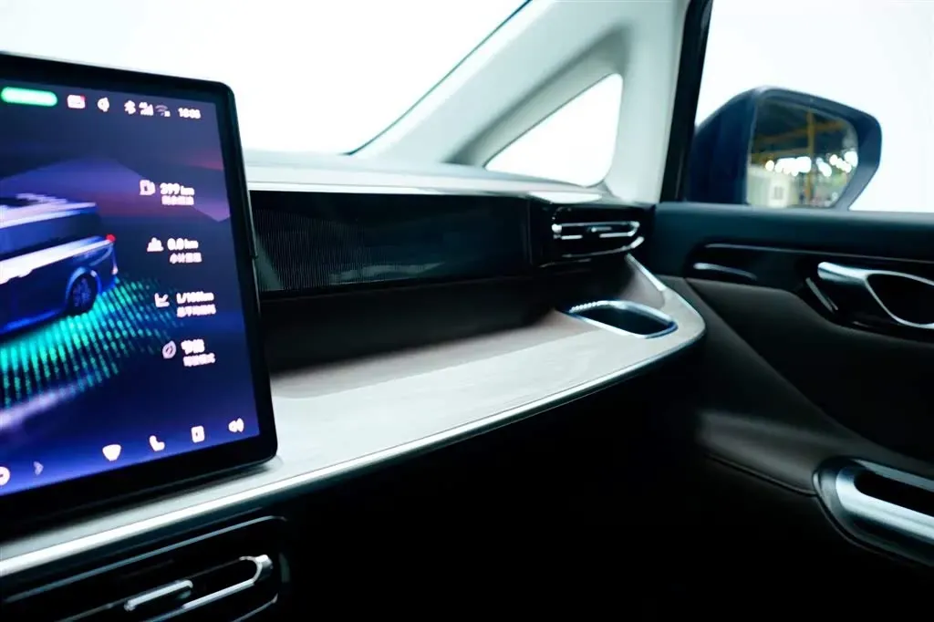 2024 GAC Trumpchi E8 2.0L 140HP L4 2DHT Hybrid,autocango,china used car exporter,china ev exporter,chinese used car exporter,chinese used ev exporter