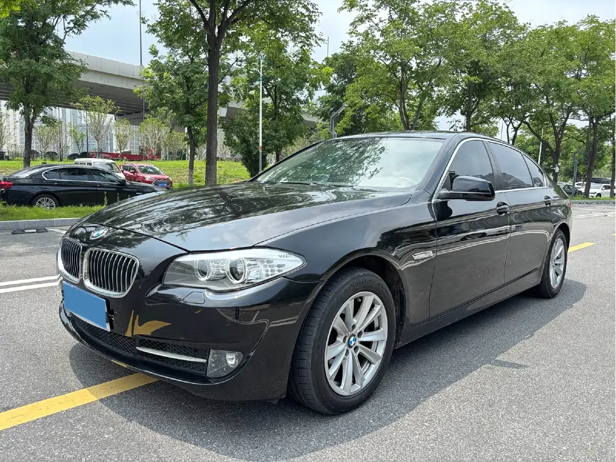 2013 BMW 5 Series 2.0T 218HP L4 8AT
