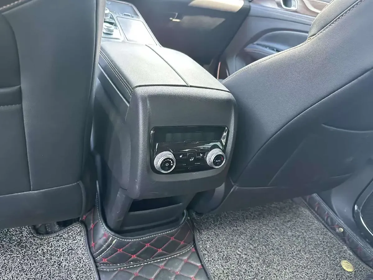 2021 Ford Equator 2.0T 224HP L4 6DCT,autocango,china used car exporter,china ev exporter,chinese used car exporter,chinese used ev exporter