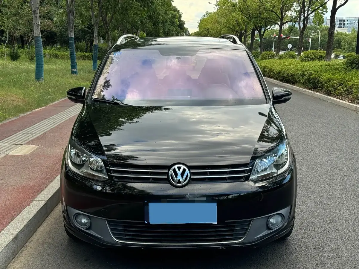 2013 Volkswagen Touran 1.4T 131HP L4 7DCT