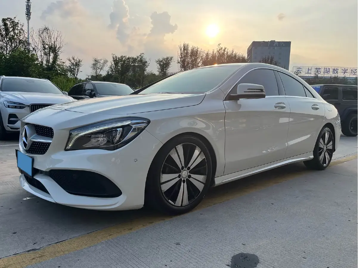 2016 Mercedes-Benz CLA Class 1.6T 156HP L4 7DCT