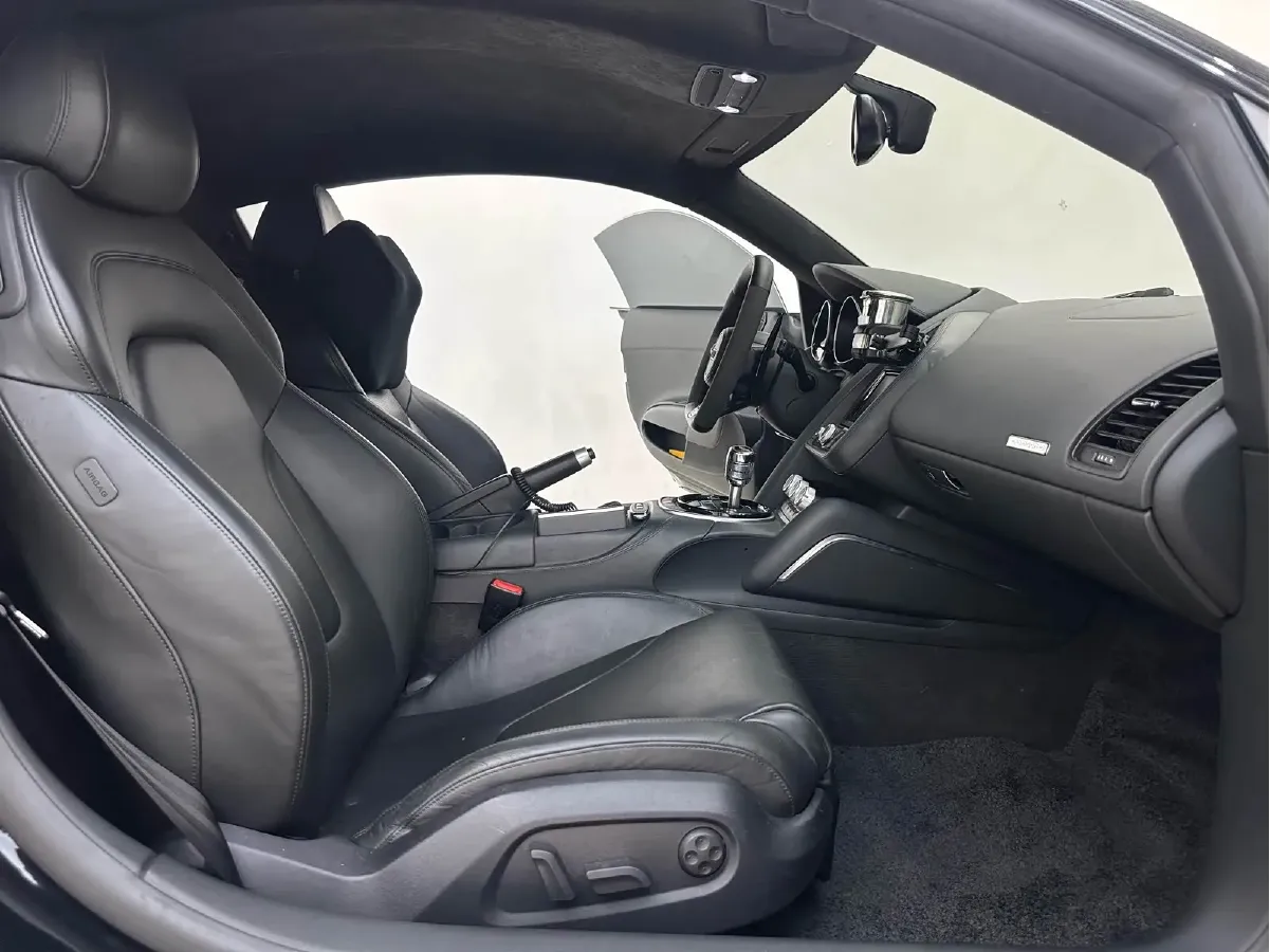 2014 Audi R8 5.2L 525HP V10 7DCT,autocango,china used car exporter,china ev exporter,chinese used car exporter,chinese used ev exporter