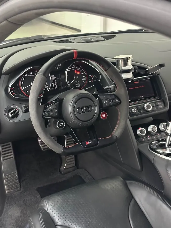 2014 Audi R8 5.2L 525HP V10 7DCT,autocango,china used car exporter,china ev exporter,chinese used car exporter,chinese used ev exporter