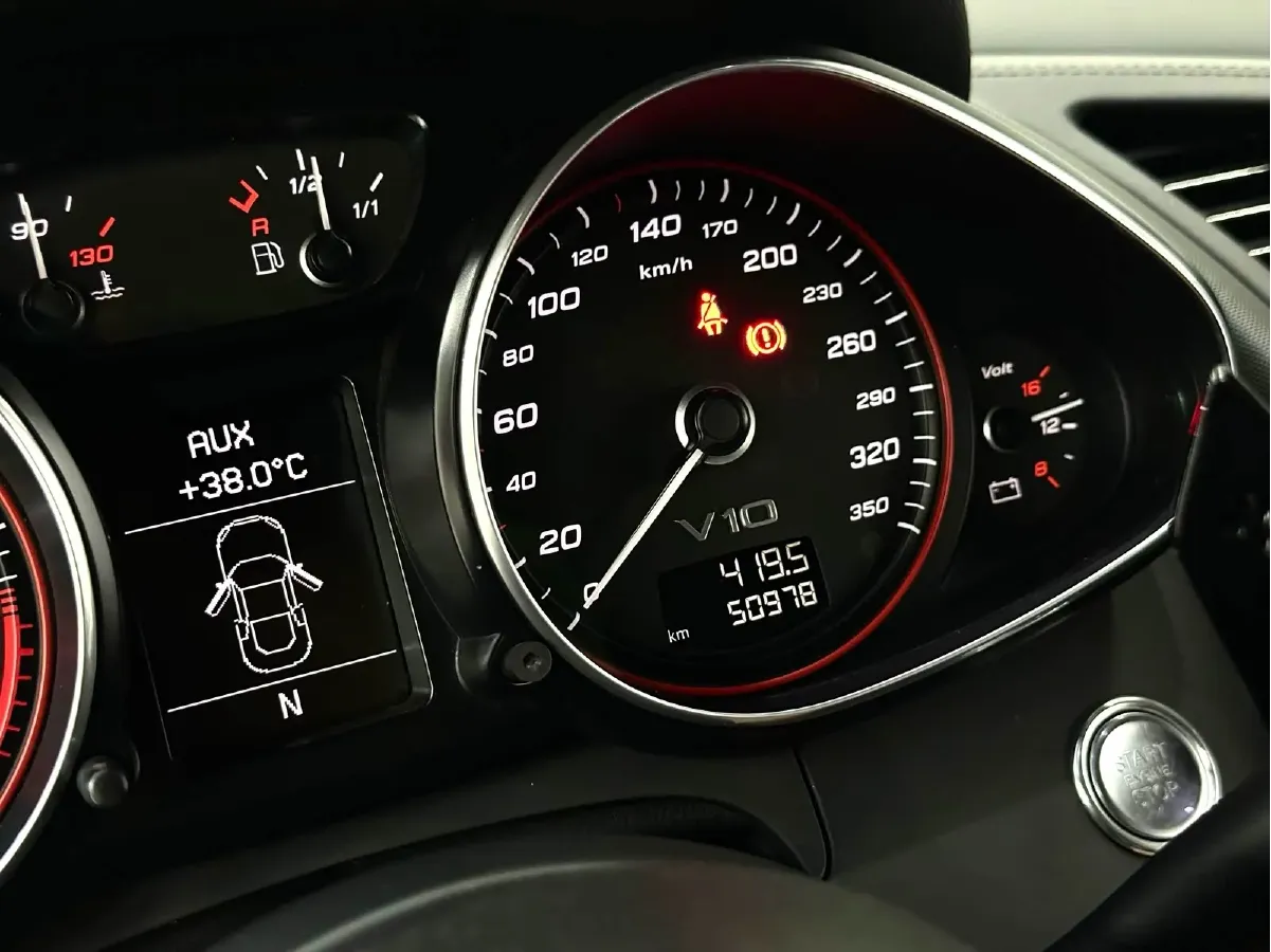 2014 Audi R8 5.2L 525HP V10 7DCT,autocango,china used car exporter,china ev exporter,chinese used car exporter,chinese used ev exporter