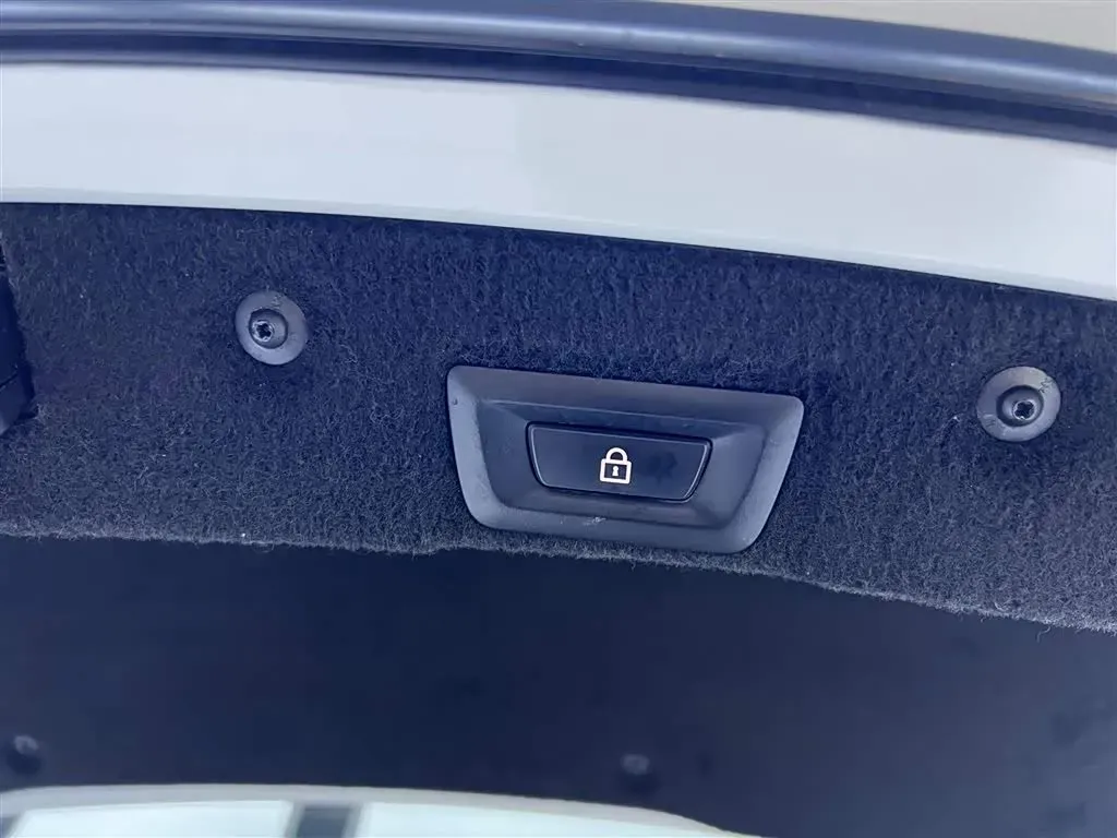 2015 BMW M6 4.4T 560HP V8 7DCT,autocango,china used car exporter,china ev exporter,chinese used car exporter,chinese used ev exporter